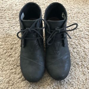 Toms lace up bootie